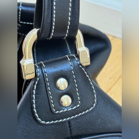 Tod’s traditional Italian 1 strap leather shoulder tote zip top handbag classic - Picture 12 of 15